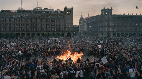 De Zócalo Protesten van 2014: Een Weergave van Sociaal en Politiek Onrust in Mexico